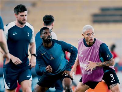 टोटेनहम के 8 खिलाड़ी घायल हैं और लापता हैं। एवर्टन के खिलाफ पिछले 6 मैचों में, उन्होंने 5 ड्रॉ और 1 हार का सामना किया है।