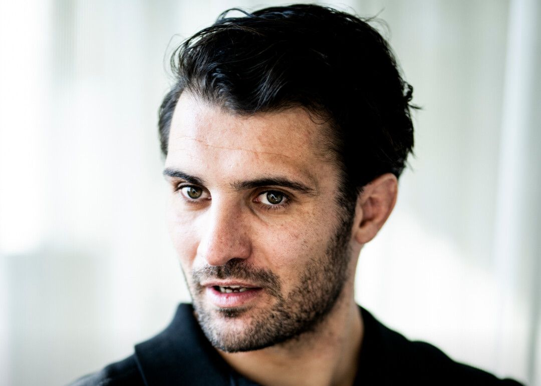 पूर्व फ्रांसीसी अंतर्राष्ट्रीय डुबोइस ने आधिकारिक तौर पर 31 वर्ष की आयु में अपनी सेवानिवृत्ति की घोषणा की