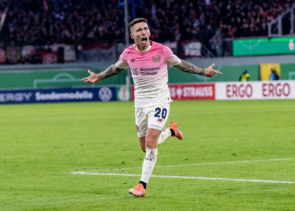 किकर्स: बायर्न म्यूनिख ग्रिमाल्डो स्थिति पर बारीकी से नजर रख रहे हैं