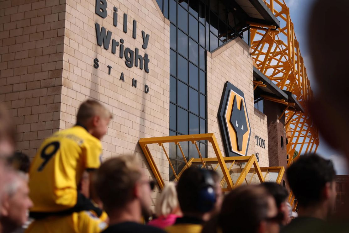 प्रीमियर लीग ने 23/24 सीज़न में 9.8 बिलियन पाउंड का राजस्व अर्जित करके यूके की आर्थिक वृद्धि में महत्वपूर्ण योगदान दिया है।