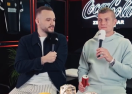 क्रूज़ ने इतिहास की सर्वश्रेष्ठ टीम का चयन किया: क्रिस्टियानो रोनाल्डो, रोनाल्डिन्हो, रोनाल्डिन्हो फॉरवर्ड, मेस्सी आक्रमणकारी मिडफ़ील्ड