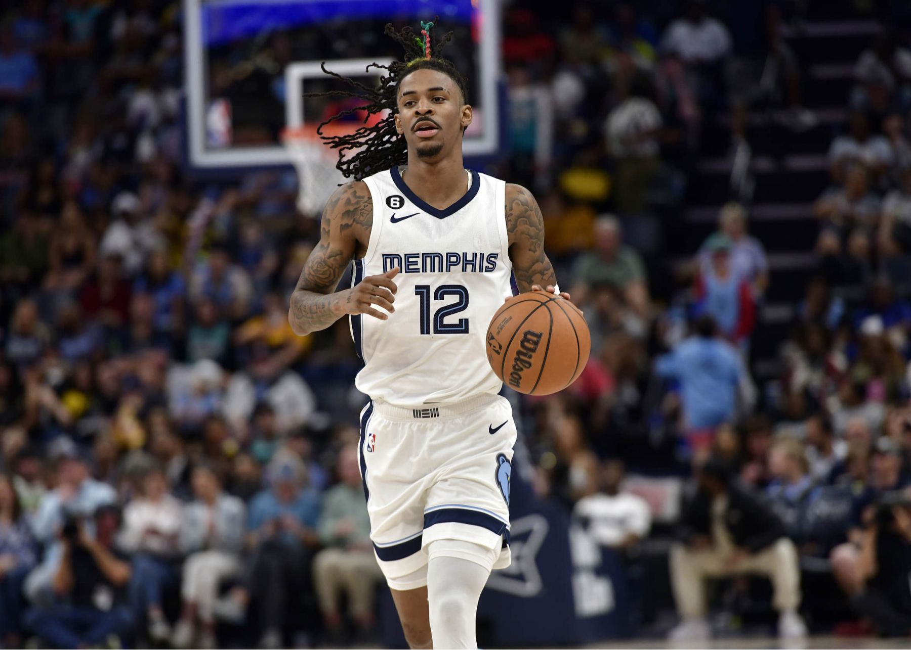 ग्रिज़लीज़ ने अभी भी आधे में 18 में से 5 तीन-पॉइंटर्स के साथ नेतृत्व किया। जैक्सन और मोरेंट ने संयुक्त रूप से 22 अंक बनाए।