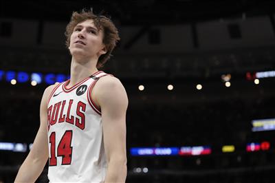 गेंद को नियंत्रित करने का एहसास ठंडा है! बुज़ेलिस और ओकोरो ने आधे में 9 में से 0 स्कोर किया और केवल 1 अंक हासिल किया