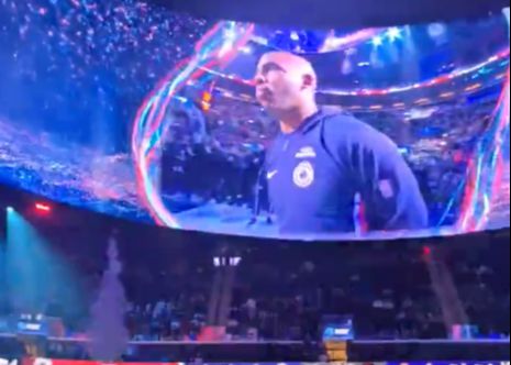 घर पर फिर से क्लिपर्स के लिए खेलते हुए, प्रशंसकों ने पॉल का गगनभेदी उत्साहवर्धन किया