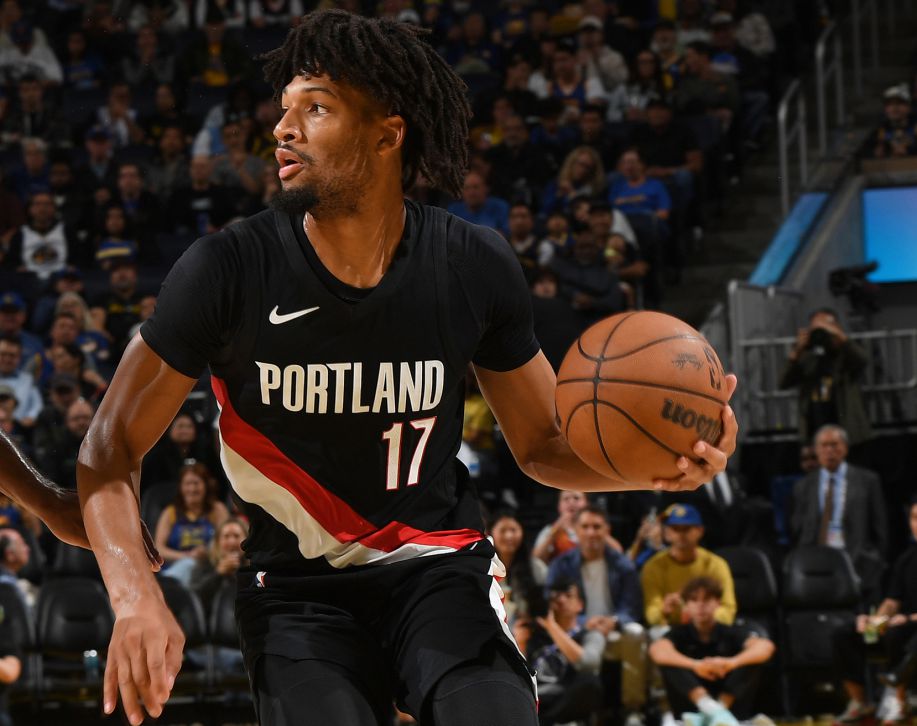 एक नया सीज़न चरम पर! शार्प ने 30 मिनट में 35 अंक बनाए, जो उनके करियर के उच्चतम स्तर से केवल 2 अंक दूर है।