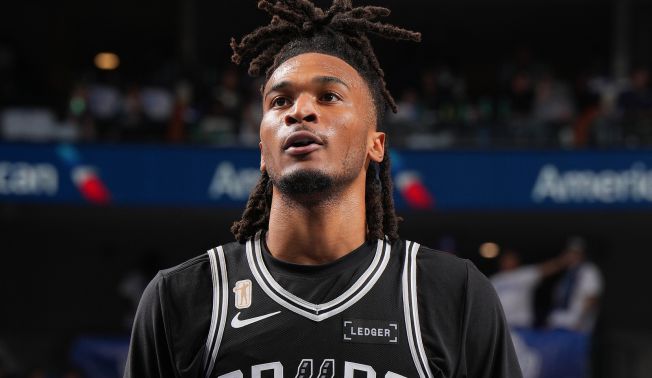 कैसल ने मैदान से 85.7% शॉट लगाए और आधे में 7 सहायता के साथ चमके।