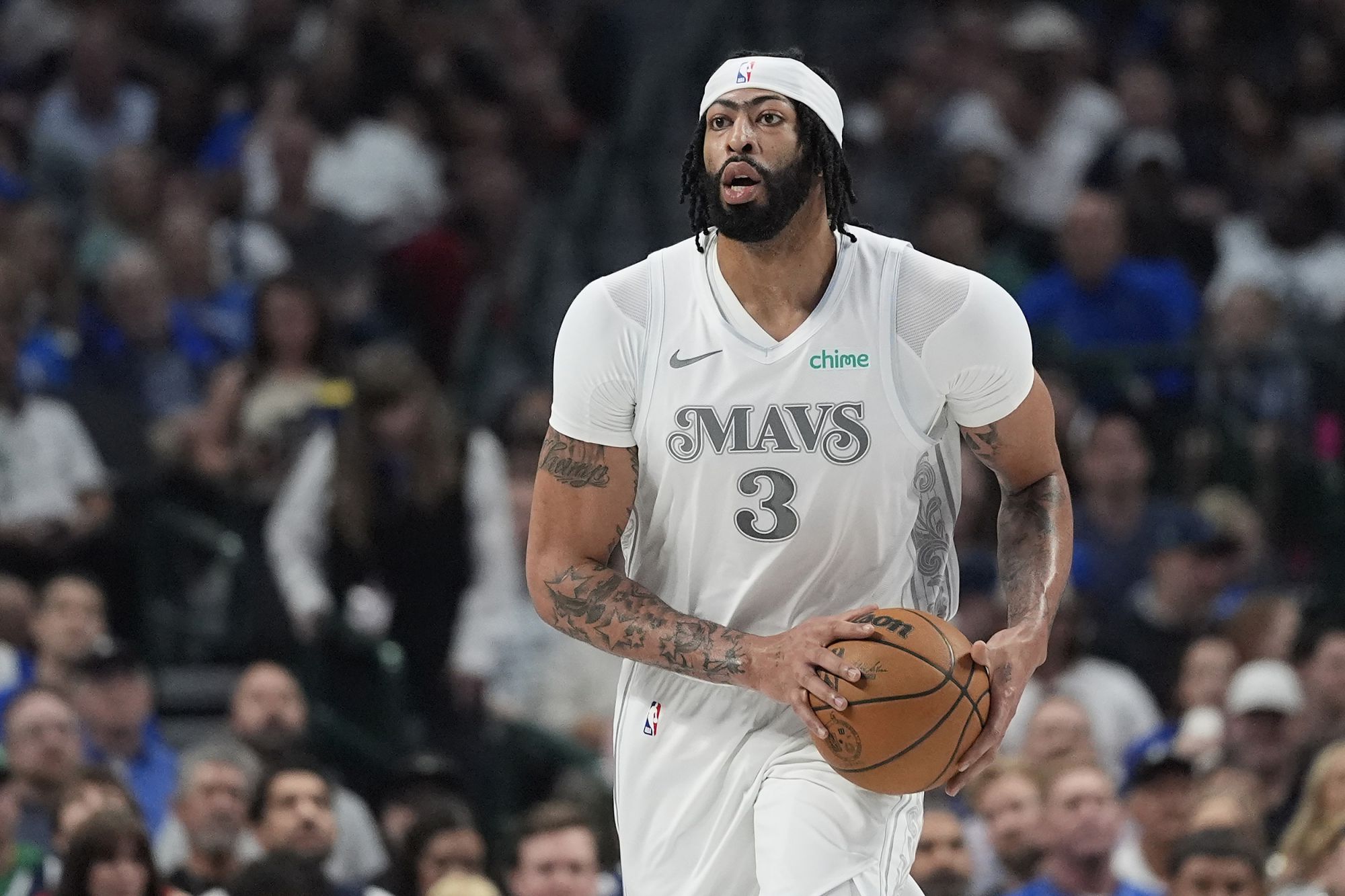 ज़िया जी: हैरिसन अपने वरिष्ठ प्रबंधन पद के लिए योग्य नहीं हैं, और कई हास्यास्पद सौदे हैं जो अभी-अभी गड़बड़ हुए हैं।