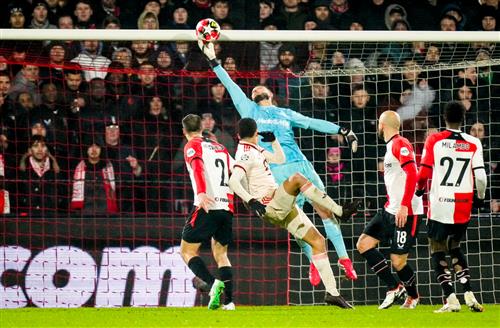 फेयेनोर्ड बनाम बायर्न म्यूनिख