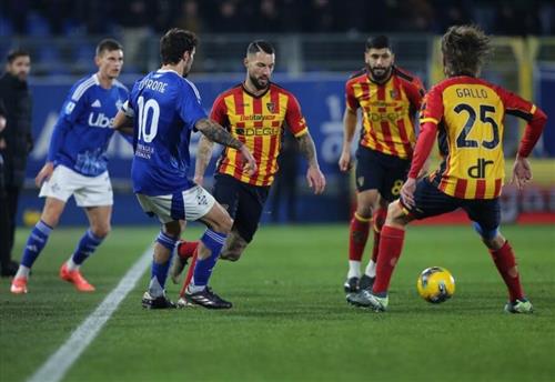 कोमो बनाम लेसे