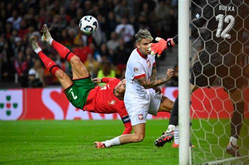 पुर्तगाल बनाम पोलैंड