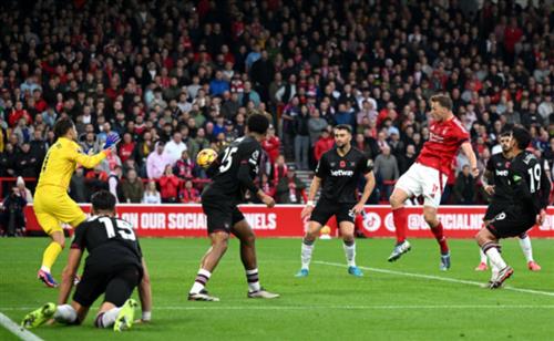 नॉटिंघम फ़ॉरेस्ट बनाम वेस्ट हैम यूनाइटेड