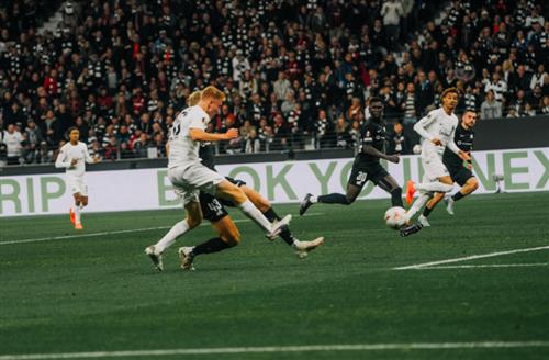 आइंट्राच्ट फ्रैंकफर्ट बनाम रिगास एफएस