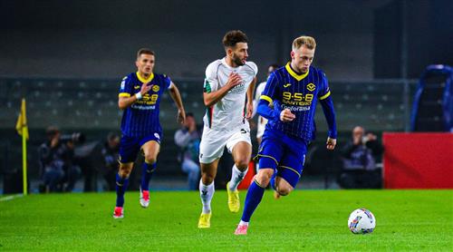 वेरोना ग्रीस बनाम वेनिस