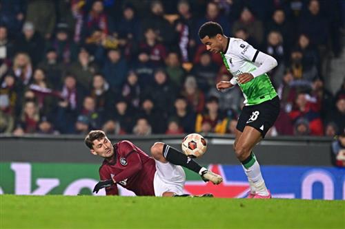 स्पार्टा प्राग बनाम लिवरपूल