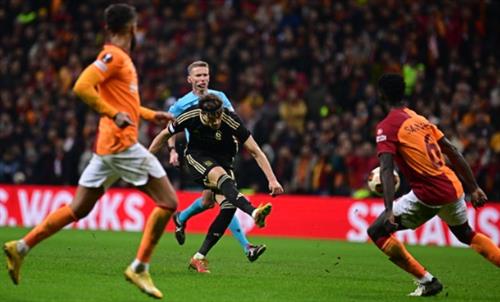 गैलाटसराय बनाम स्पार्टा प्राग