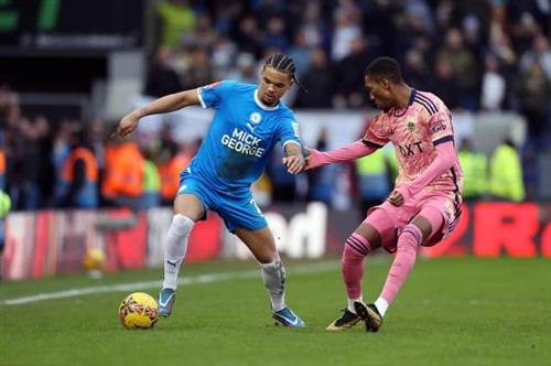 पीटरबरो यूनाइटेड बनाम लीड्स यूनाइटेड