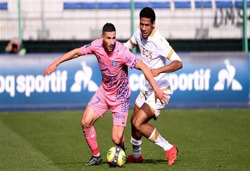 ट्रॉयज़ बनाम नीस