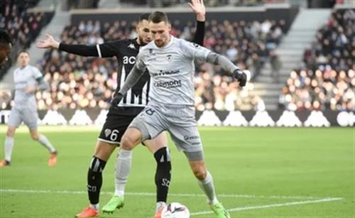 क्लेरमोंट बनाम एंगर्स