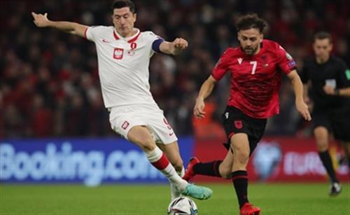 बालन बनाम अल्बानिया