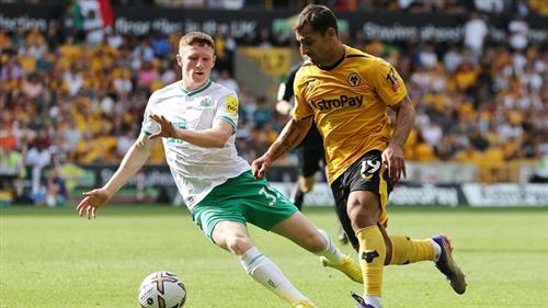 न्यूकैसल बनाम वॉल्व्स