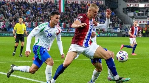 नेविल बनाम इटली