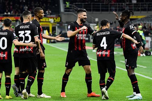 एसी मिलान बनाम फियोरेंटीना