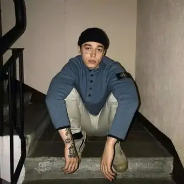 6686体育钻石作者Xenia