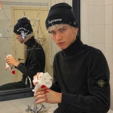 6686体育首席作者Gale